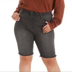 Good American Good Raw Hem Bermuda Shorts Stretch Denim Black219 Size 26